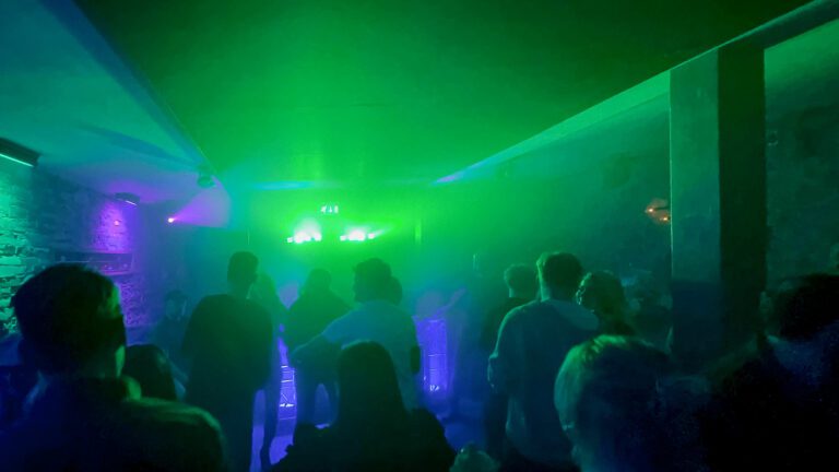 Geluid, licht en dj verzorgd door Feestmaat op een verjaardagsfeest in de Blus in Barneveld
